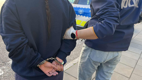 🛒 KRADŁY I CHOWAŁY RÓWNIEŻ POD SPÓDNICE – ZOSTAŁY ZATRZYMANE