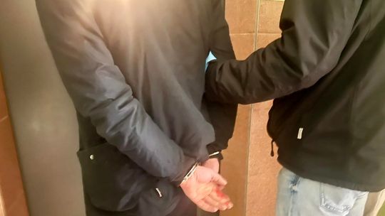 Kradzież elektronarzędzi w Suwałkach. 30-latek zatrzymany przez policję Kradzież elektronarzędzi w Suwałkach. 30-latek zatrzymany przez policję
