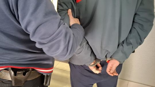 Kradzież szczególnie zuchwała w Suwałkach. 25-latek trafił do aresztu