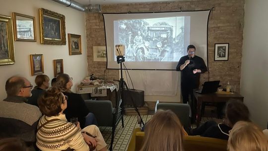 Kryminalne opowieści pogranicza – wyjątkowy wieczór z Marcinem Halickim ✨🔍