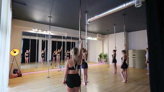 Lecimy Pole Dance & Aerial Suwałki – miejsce przy Sportowej 30, w którym odkryjesz swoją siłę Lecimy Pole Dance & Aerial Suwałki – miejsce przy Sportowej 30, w którym odkryjesz swoją siłę