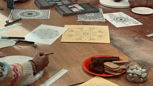 „Mandala dla spokoju i kreatywności” – wyjątkowe warsztaty w SOK „Mandala dla spokoju i kreatywności” – wyjątkowe warsztaty w SOK