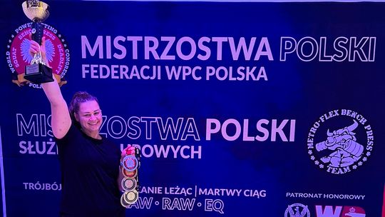 Martyna Ostrowska zdominowała Mistrzostwa Polski WPC i Służb Mundurowych w Trójboju Siłowym!