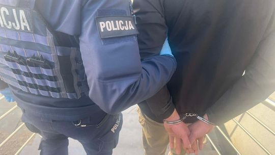 Miał dość ukrywania się. Poszukiwany sam zadzwonił po policję