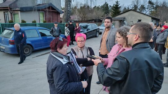 Mieszkańcy Płociczna-Tartak protestują przeciwko inwestycji. Domagają się dialogu z władzami