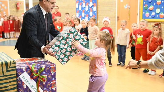 Mikołajki w suwalskich żłobkach i przedszkolach 🎅✨ Mikołajki w suwalskich żłobkach i przedszkolach 🎅✨