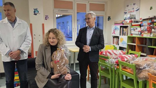 Mikołajkowe prezenty dla najmłodszych pacjentów w Suwałkach 🎅🎁💙 Mikołajkowe prezenty dla najmłodszych pacjentów w Suwałkach 🎅🎁💙
