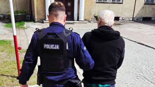 Mimo cofniętych uprawnień ponownie wsiadł za kierownicę. Teraz najbliższe trzy miesiące spędzi w zakładzie karnym.