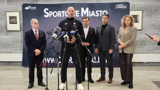 🏟️ Minister Sportu i Turystyki w Suwałkach. Wizytacja inwestycji i nowa koncepcja zagospodarowania basenu