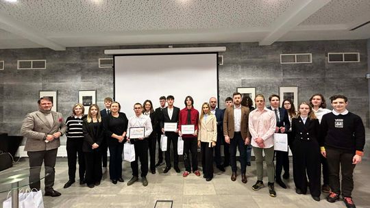 🚀 Młodzi przedsiębiorcy nagrodzeni w konkursie „Biznesówki – ZaPARKuj swój Biznes” 🚀 Młodzi przedsiębiorcy nagrodzeni w konkursie „Biznesówki – ZaPARKuj swój Biznes”