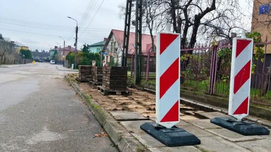 🚧 Modernizacja ciągu pieszego przy ul. Pogodnej trwa! Kolejny etap prac ruszył w poniedziałek 🚧 Modernizacja ciągu pieszego przy ul. Pogodnej trwa! Kolejny etap prac ruszył w poniedziałek
