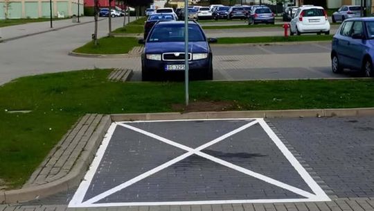 🏍️ Motocykliści dopięli swego. W centrum Suwałk pojawiły się specjalne parkingi
