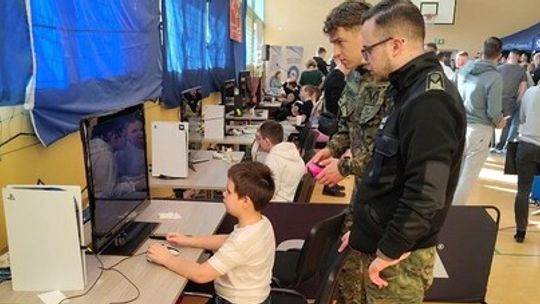 Mundurowi zagrali dla Miłosza. Charytatywny turniej w areszcie z wielkim sercem Mundurowi zagrali dla Miłosza. Charytatywny turniej w areszcie z wielkim sercem