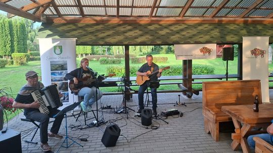 Muzyczny wieczór w Wigrach. Augustowska Fabryka Dźwięku zachwyciła publiczność