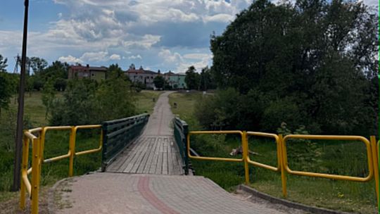 🌉 Niebezpieczny mostek nad Czarną Hańczą? Radny apeluje o pilne naprawy