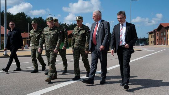 Niemiecki deputowany z wizytą na granicy. Rozmowy o migracji i ochronie wschodniej granicy
