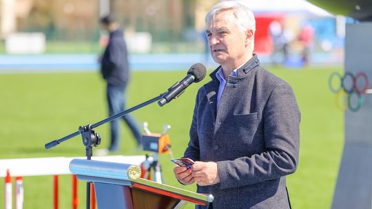 🏟️ Nowe oblicze sportu w Augustowie – stadion lekkoatletyczny już otwarty!