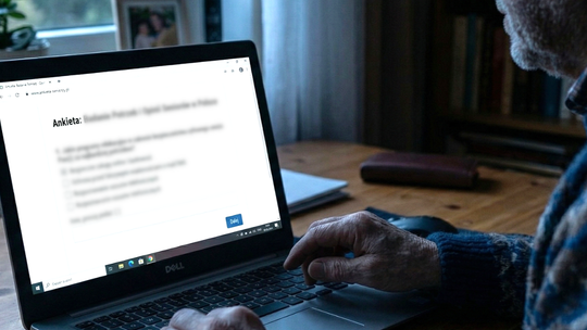 Nowe oszustwo „na ankietę” i podatek. KAS ostrzega mieszkańców