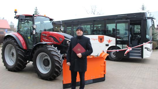 Nowy autobus szkolny i ciągnik w gminie Filipów – uroczyste poświęcenie i przekazanie Nowy autobus szkolny i ciągnik w gminie Filipów – uroczyste poświęcenie i przekazanie