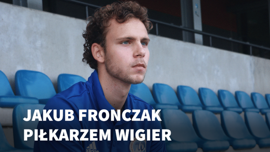 🆕⚽ Nowy pomocnik w Wigrach Suwałki! Witamy Jakuba Fronczaka! 🔵⚪