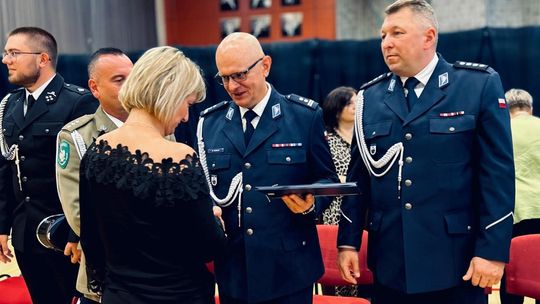 Nowy rok szkolny rozpoczęty. Mundurowi uczniowie poznają tajniki służby