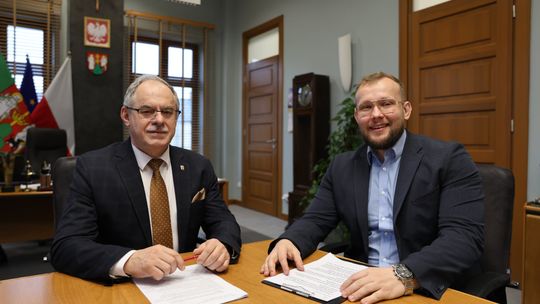 O spalarni odpadów, nowym programie dotacyjnym, żłobkach i Włóczni Jaćwingów Videopodcast z Ratusza – rozmowa z prezydentem Czesławem Renkiewiczem O spalarni odpadów, nowym programie dotacyjnym, żłobkach i Włóczni Jaćwingów Videopodcast z Ratusza – rozmowa z prezydentem Czesławem Renkiewiczem