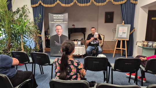 Od komiksów do kryminałów. Wojciech Wolnicki spotkał się z czytelnikami w Suwałkach