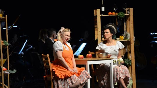 Od neapolitańskiej tawerny po wielkie sceny opery. Les Femmes oczarowały suwalską publiczność Od neapolitańskiej tawerny po wielkie sceny opery. Les Femmes oczarowały suwalską publiczność