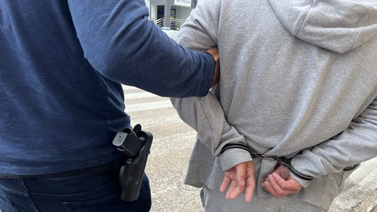 „Odbierak” zatrzymany! 52-latek w areszcie za oszustwo na 45 tysięcy złotych