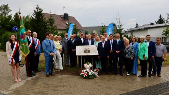 Odsłonięcie tablicy upamiętniającej Stanisława Mikołajczyka w Suwałkach