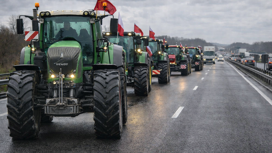 🚜 Ogólnopolski Protest Rolniczy. Rolnicy pokazali sprzeciw wobec umowy Mercosur 🚜 Ogólnopolski Protest Rolniczy. Rolnicy pokazali sprzeciw wobec umowy Mercosur