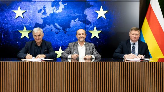 „Opieka z sercem w domu”. Seniorzy z regionu otrzymają wsparcie w codziennym życiu