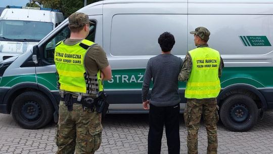 Pakistańczyk z podrobionym estońskim dokumentem zatrzymany w pociągu