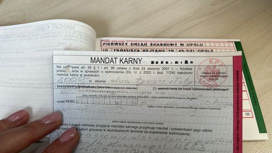 🚓 Pędził 154 km/h z rodziną! Policja nie miała litości – wysoki mandat i 14 punktów