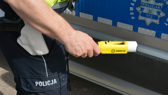 🚜 Pijany jechał na randkę... ciągnikiem. Zamiast miłości – policyjny areszt
