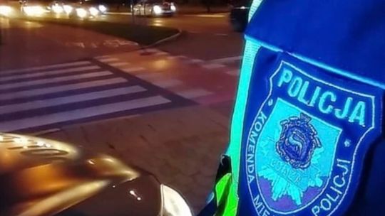 🚨 Pijany kierowca próbował uciec policji… chodnikiem i ścieżką rowerową! 🚨 🚨 Pijany kierowca próbował uciec policji… chodnikiem i ścieżką rowerową! 🚨