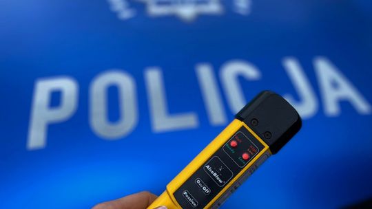 Pijany kierowca uciekł do lasu. Miał blisko 2 promile alkoholu