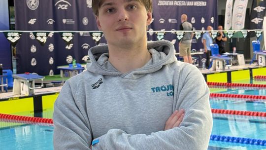 🏊 Piotr Sadłowski w czołówce Grand Prix Pucharu Polski. Udane starty suwalczanina w Ostrowcu Świętokrzyskim