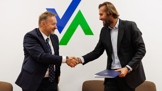 🚍 PKS Nova inwestuje w ekologię – 13 nowych autobusów elektrycznych na trasach Podlasia! 🌿 🚍 PKS Nova inwestuje w ekologię – 13 nowych autobusów elektrycznych na trasach Podlasia! 🌿