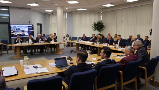 Podatki, opłaty za śmieci i suwalskie lotnisko. Radni obradowali podczas sesji Rady Miejskiej