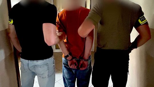 Podejrzany o włamania zatrzymany w Augustowie. W plecaku miał amfetaminę
