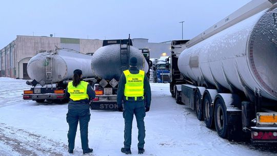 Podlaska KAS udaremniła nielegalny transport 95 tys. litrów paliwa