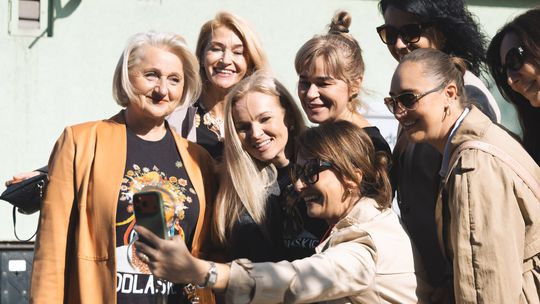 Podlaskie w kobiecym wydaniu. Nowy mural ozdobił ścianę budynku w Białymstoku