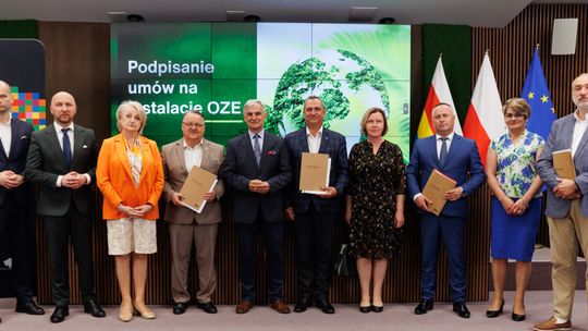 Podpisanie umów na instalacje OZE i modernizację infrastruktury wodociągowej Podpisanie umów na instalacje OZE i modernizację infrastruktury wodociągowej