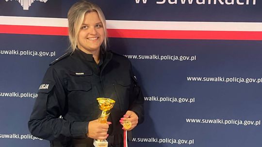 Policjanci z Podlasia na podium. Natalia Szczytko i Kamil Woźniak z II miejscem w pływaniu