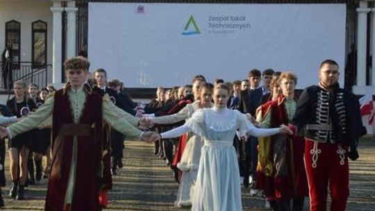 🇵🇱 Polonez dla Niepodległej w Suwałkach 🇵🇱 Polonez dla Niepodległej w Suwałkach