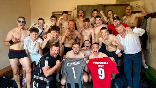 ⚽🔥 Pomorzanka Sejny o krok od IV ligi! Rozgromiła Narew Choroszcz aż 9:1