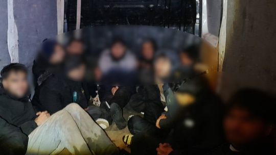 🚧 Ponad 300 prób nielegalnego przekroczenia granicy w 4 dni! Straż Graniczna zatrzymała sześciu kurierów 🚔 🚧 Ponad 300 prób nielegalnego przekroczenia granicy w 4 dni! Straż Graniczna zatrzymała sześciu kurierów 🚔