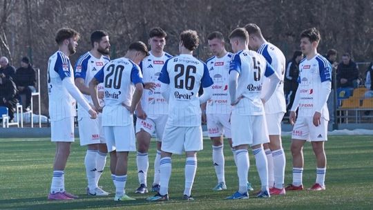 Porażka Wigier w Troszynie. Gospodarze wygrywają 3:0 w 21. kolejce ligi Porażka Wigier w Troszynie. Gospodarze wygrywają 3:0 w 21. kolejce ligi