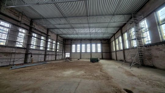 🏗️ Postępy prac przy budowie hali sportowej w Zespole Szkół nr 4 w Suwałkach